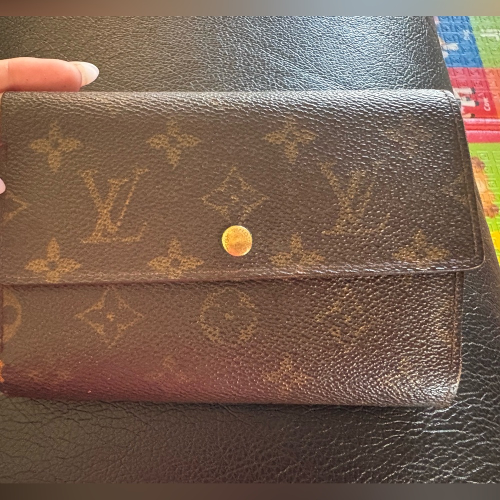 Louis Vuitton (LV) Monogram wallet - Pre-Owned authentic